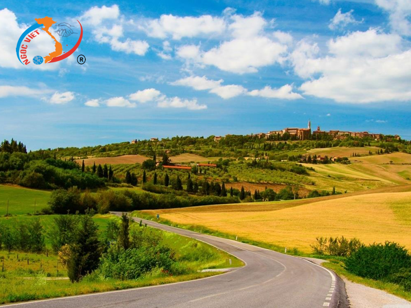 Ngắm hoa anh túc tại Tuscany, Ý Ngắm hoa anh túc tại Tuscany, Ý